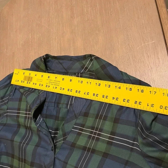 Women’s Investments Button Down Shirt Size 8 - Picture 6 of 7